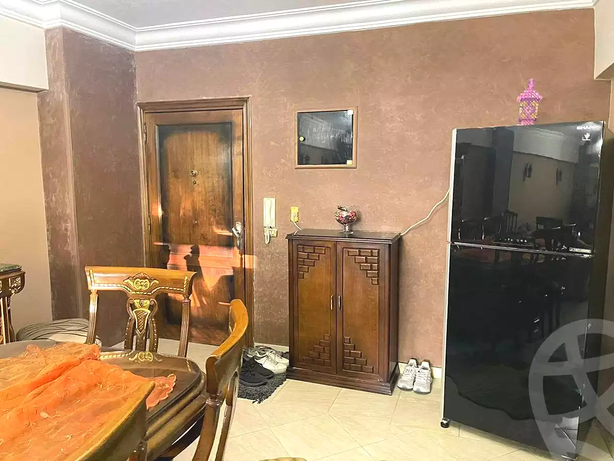 https://aqarmap.com.eg/ar/listing/7058783-for-sale-cairo-helwan-helwan-el-sharkeya-heidar-st