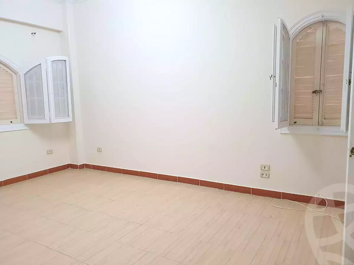 https://aqarmap.com.eg/ar/listing/7059449-for-rent-cairo-new-cairo-ganob-el-akadamiya-south-academy-b-medhat-el-kholy-st