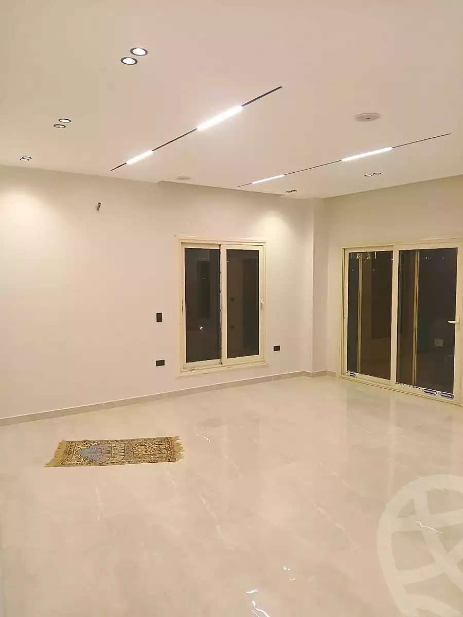https://aqarmap.com.eg/ar/listing/7059736-for-rent-cairo-new-cairo-compounds-el-mostashareen-compound