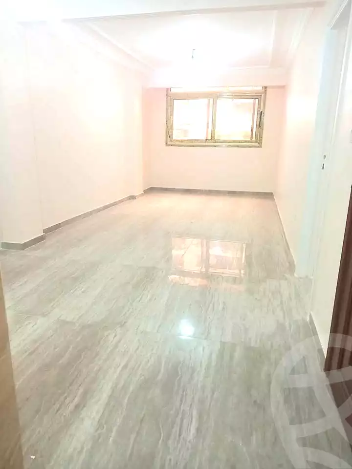 https://aqarmap.com.eg/ar/listing/7061395-for-sale-alexandria-miami-shr-jml-bd-lnsr