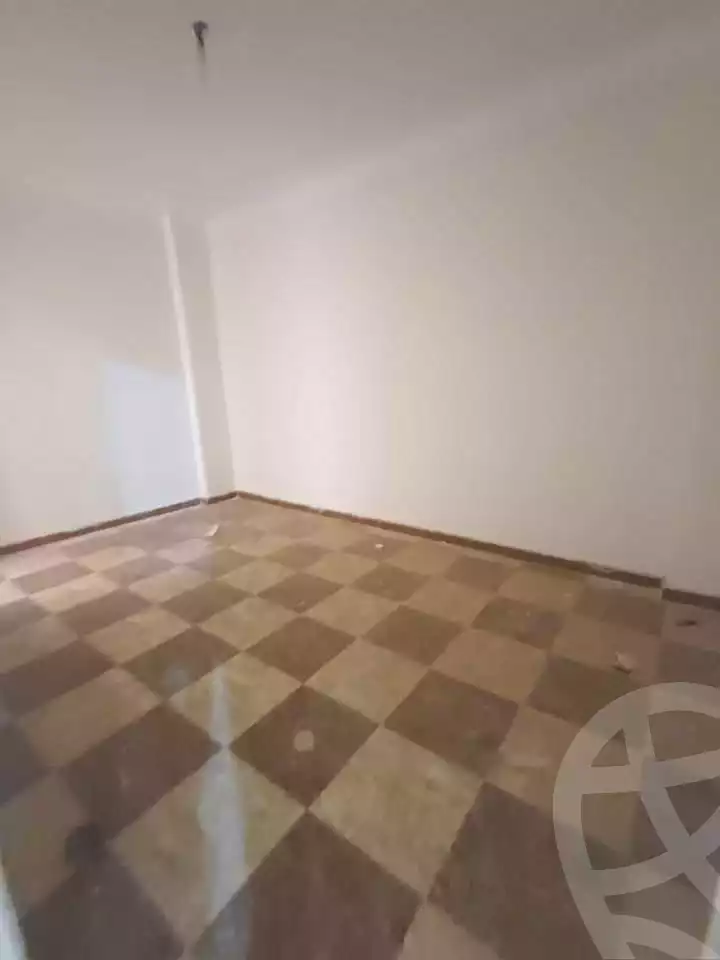https://aqarmap.com.eg/ar/listing/7062144-for-sale-alexandria-miami-street-57