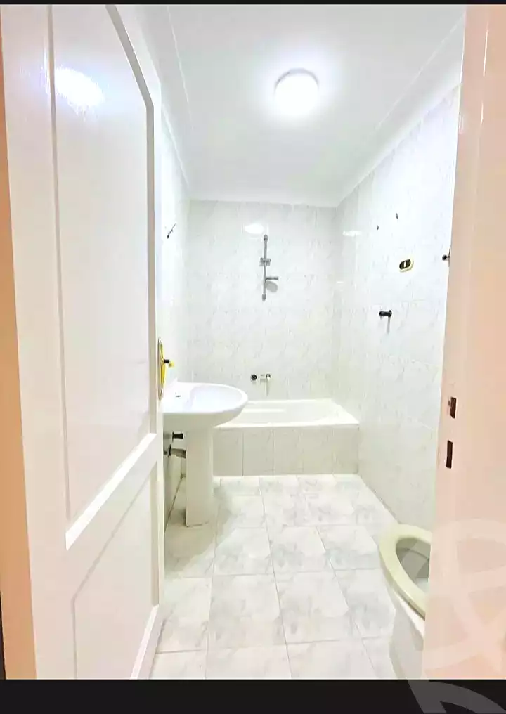 https://aqarmap.com.eg/ar/listing/7062297-for-sale-alexandria-al-agamy-shataa-el-nakheel