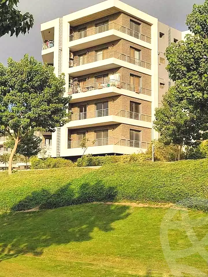 https://aqarmap.com.eg/ar/listing/7063474-for-sale-cairo-new-cairo-compounds-tag-city-shalya-taj-city