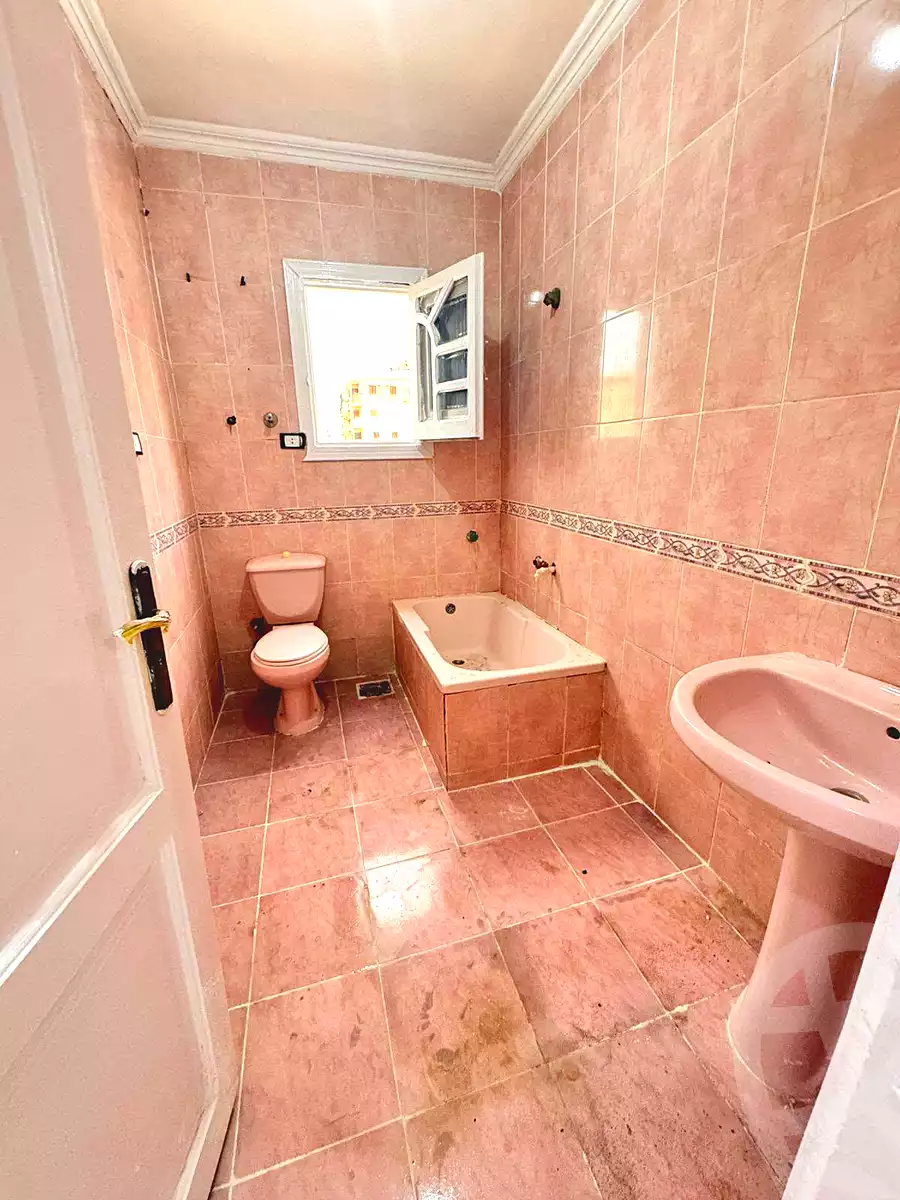 https://aqarmap.com.eg/ar/listing/7064035-for-sale-alexandria-al-agamy-shataa-el-nakheel