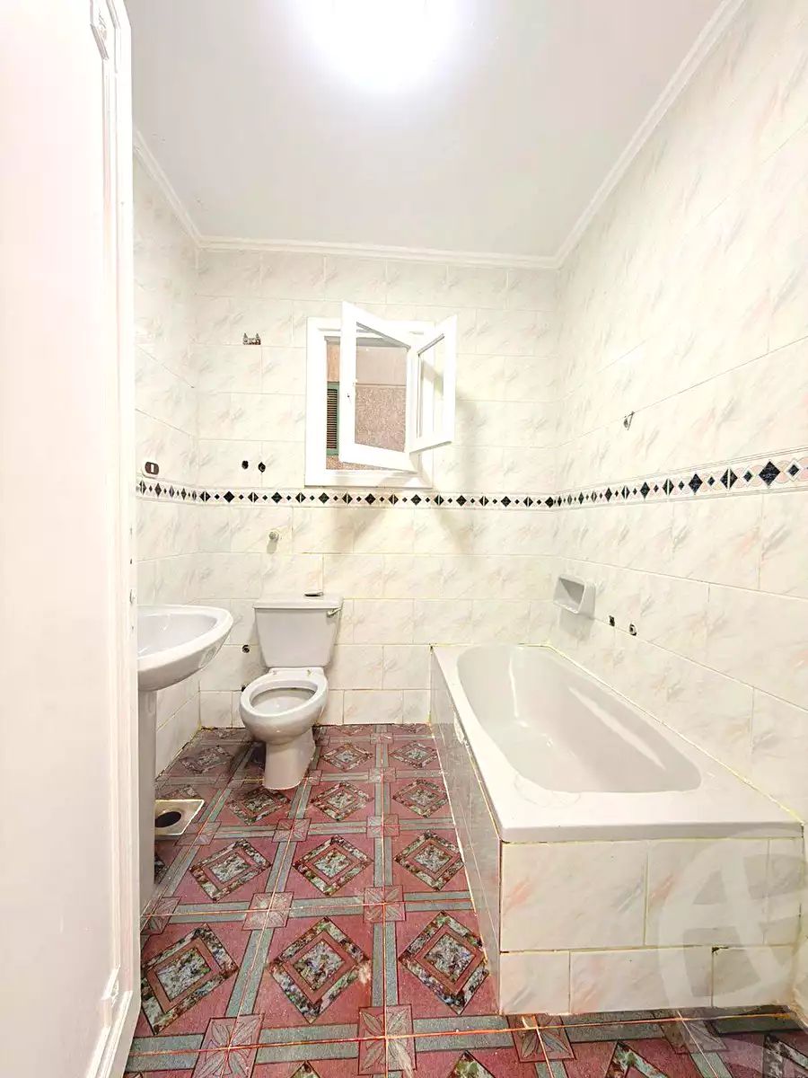 https://aqarmap.com.eg/en/listing/7064078-for-sale-alexandria-al-agamy-shataa-el-nakheel