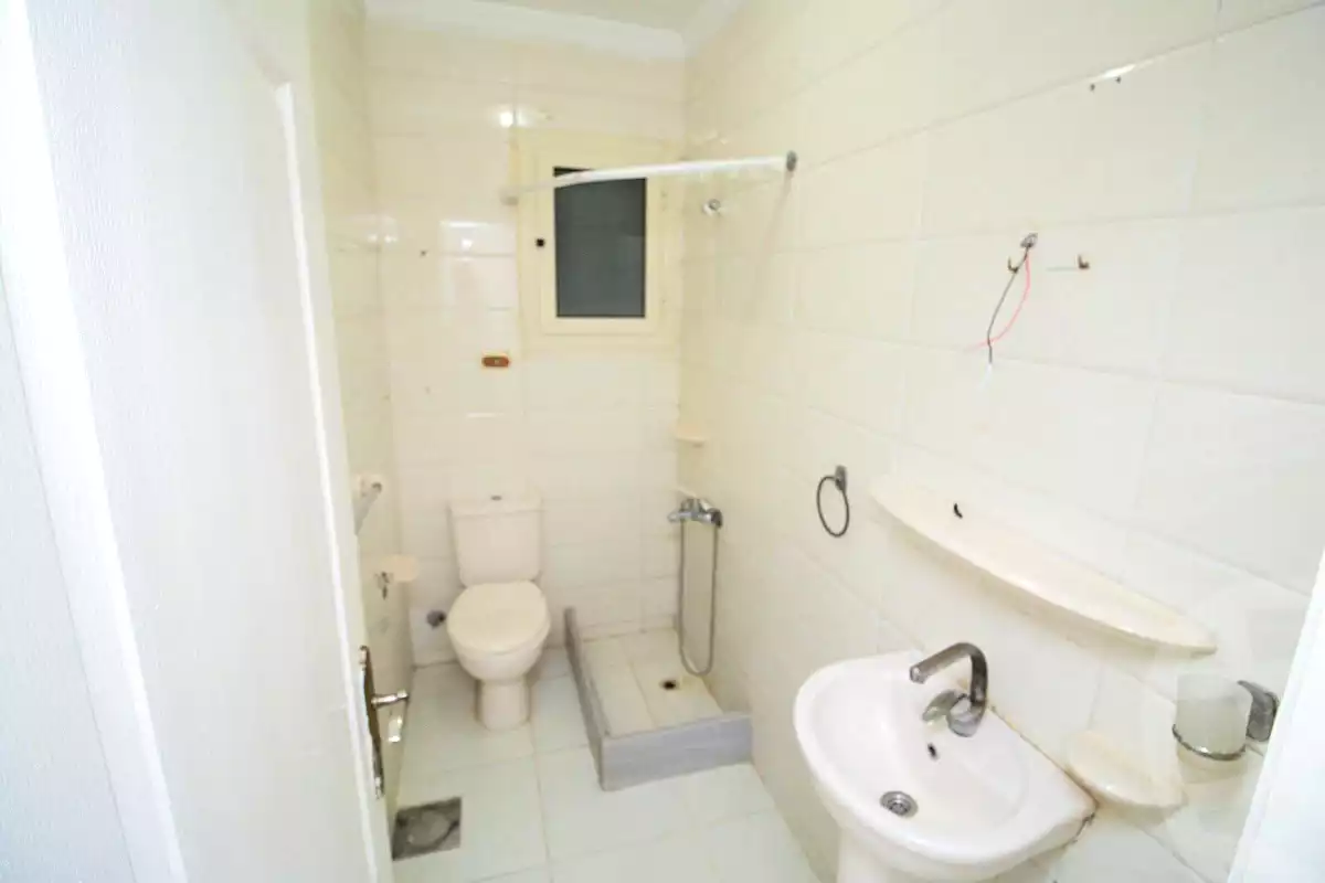 https://aqarmap.com.eg/ar/listing/7064470-for-sale-alexandria-camp-cesar-famous-st