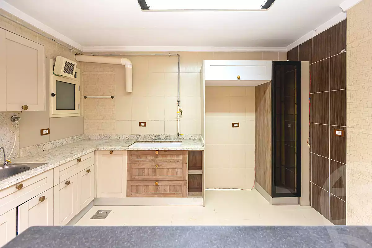 https://aqarmap.com.eg/ar/listing/7065440-for-rent-alexandria-kafr-abdo-mohamed-safwat-st