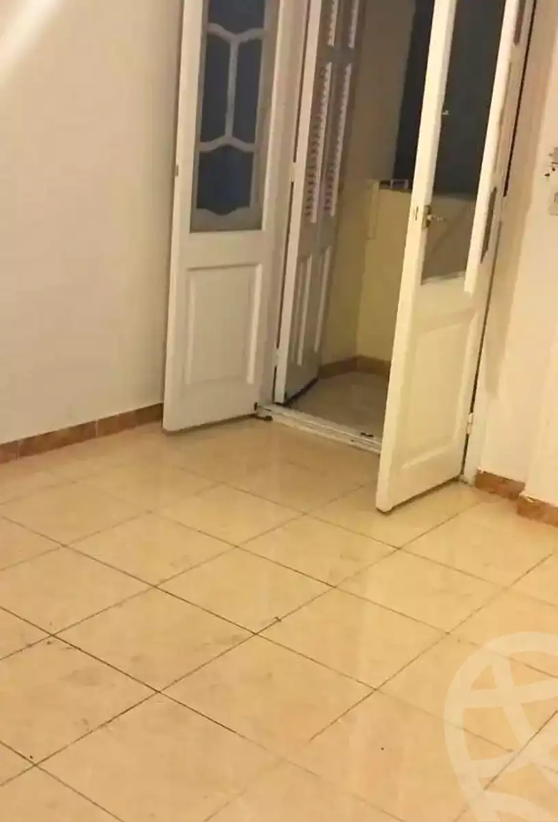 https://aqarmap.com.eg/en/listing/7066800-for-rent-alexandria-ganaklis-shr-mrtdy-bsh