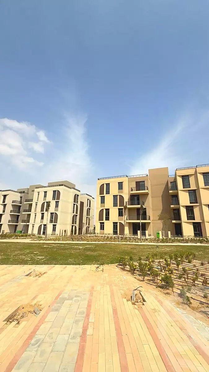 https://aqarmap.com.eg/ar/listing/7068036-for-sale-cairo-el-sheikh-zayed-city-lshykh-zyd-ljdyd-vye