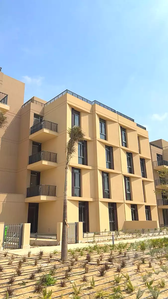 https://aqarmap.com.eg/ar/listing/7068055-for-sale-cairo-el-sheikh-zayed-city-lshykh-zyd-ljdyd-vye