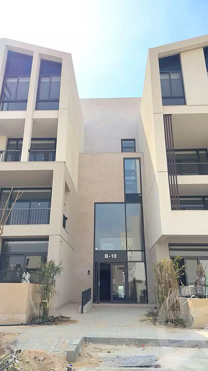 https://aqarmap.com.eg/ar/listing/7068073-for-sale-cairo-el-sheikh-zayed-city-lshykh-zyd-ljdyd-vye