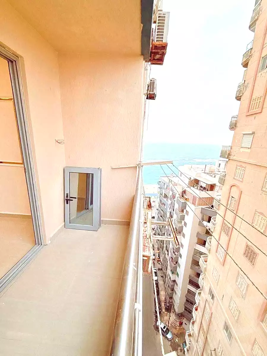 https://aqarmap.com.eg/ar/listing/7068137-for-sale-alexandria-el-asafra-l-sfr-bhry