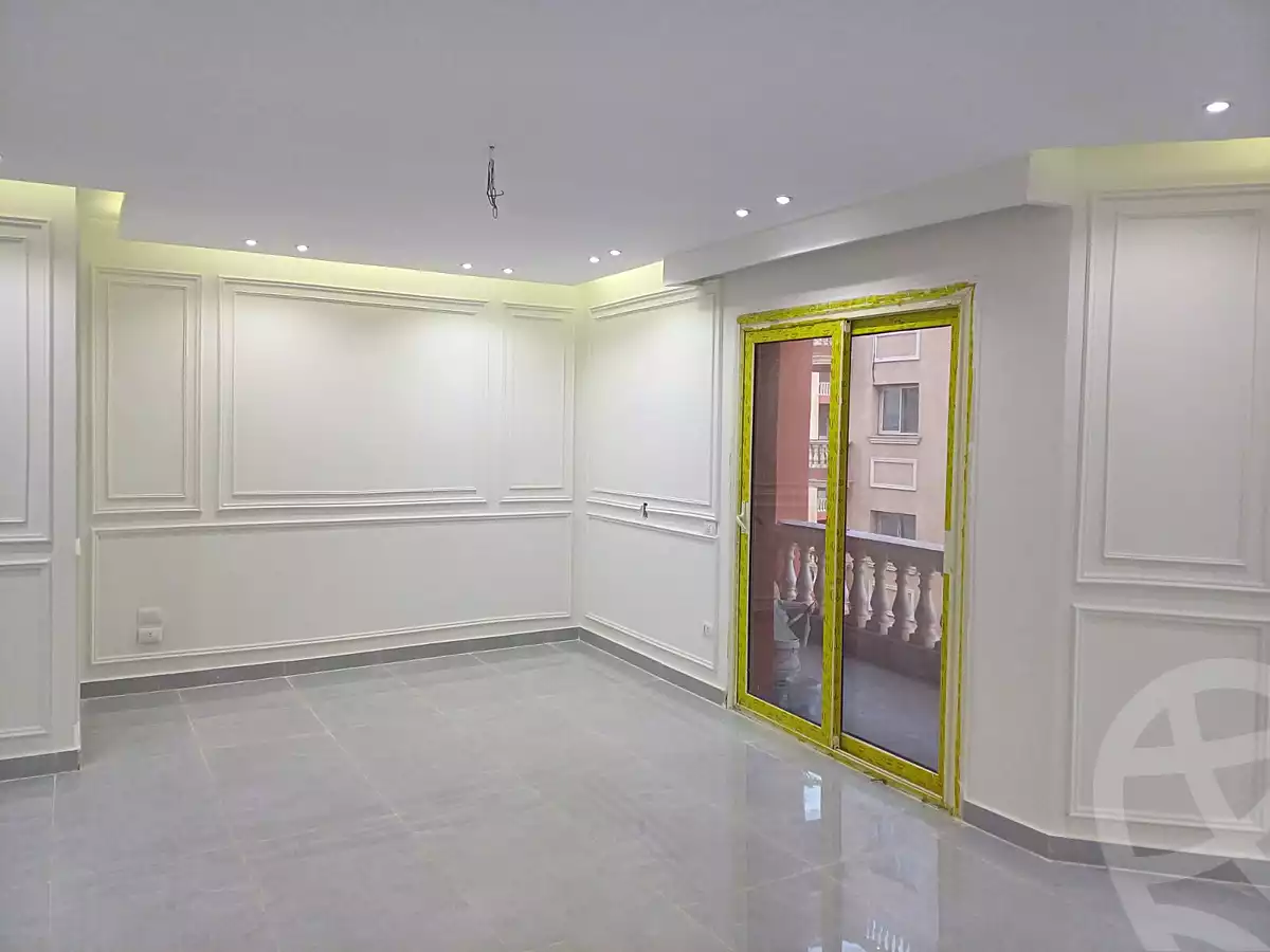 https://aqarmap.com.eg/en/listing/7068801-for-sale-cairo-new-cairo-compounds-zohour-life-compound-2