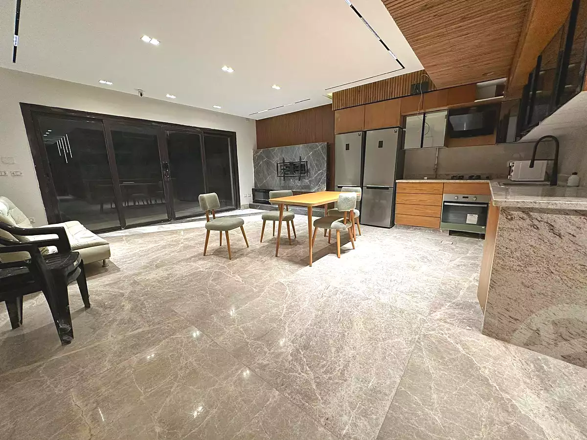 https://aqarmap.com.eg/ar/listing/7068815-for-sale-cairo-new-cairo-compounds-hyde-park-centre-ville-hyde-park
