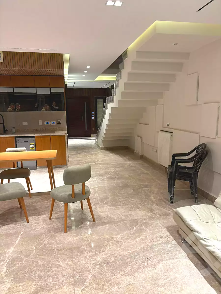 https://aqarmap.com.eg/ar/listing/7068815-for-sale-cairo-new-cairo-compounds-hyde-park-centre-ville-hyde-park