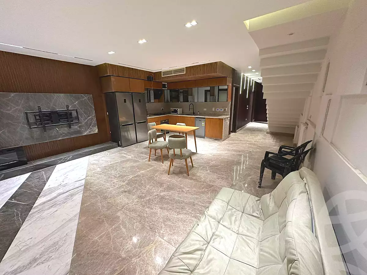 https://aqarmap.com.eg/ar/listing/7068815-for-sale-cairo-new-cairo-compounds-hyde-park-centre-ville-hyde-park