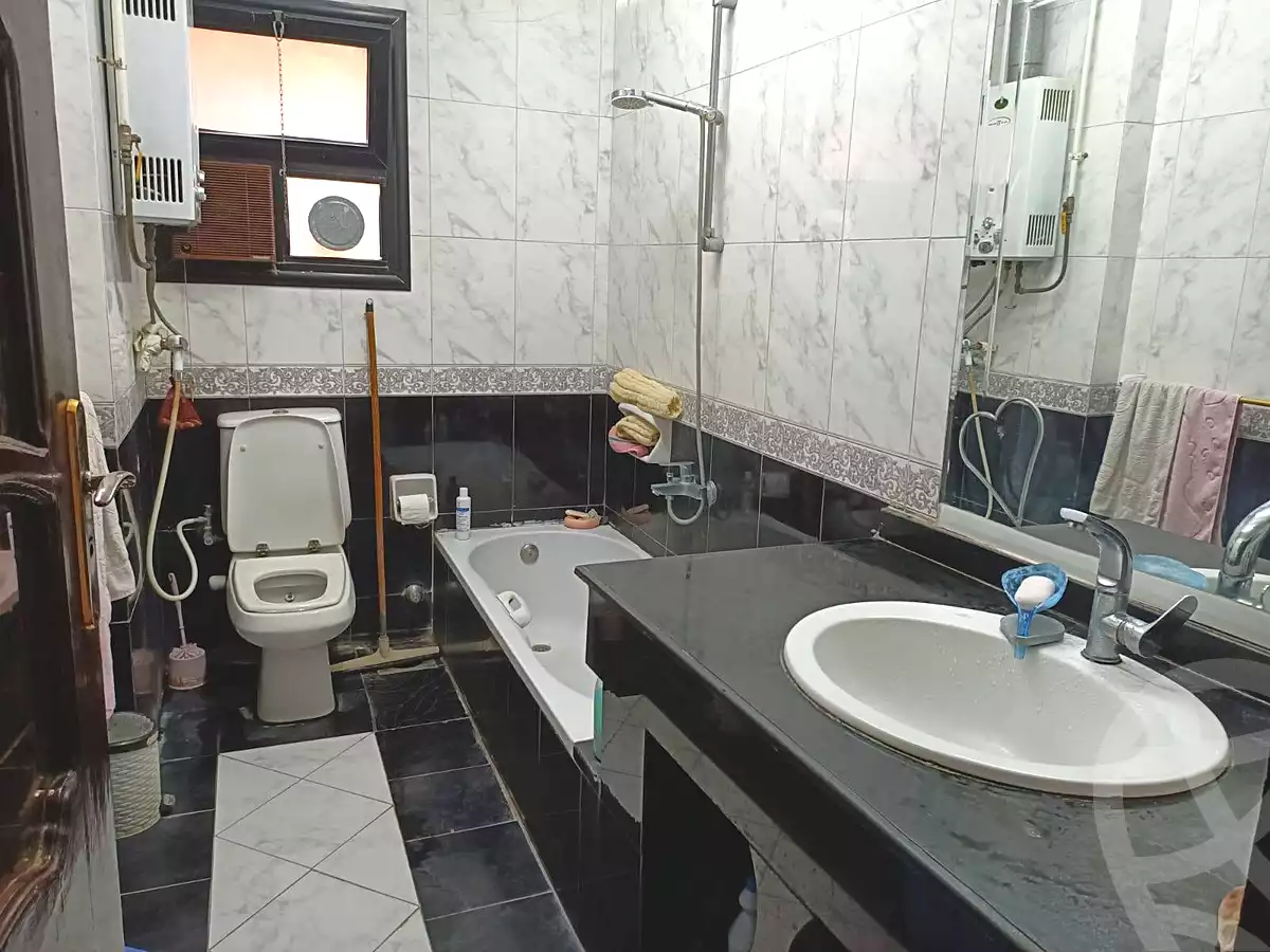 https://aqarmap.com.eg/ar/listing/7068873-for-sale-cairo-helwan-rostom-st