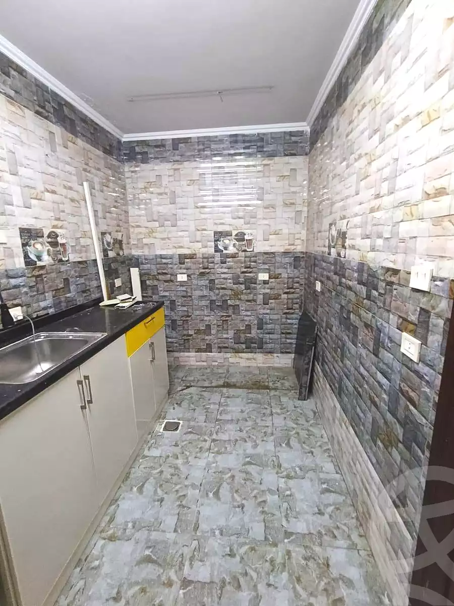 https://aqarmap.com.eg/ar/listing/7068953-for-sale-cairo-helwan-ahmed-enci-st