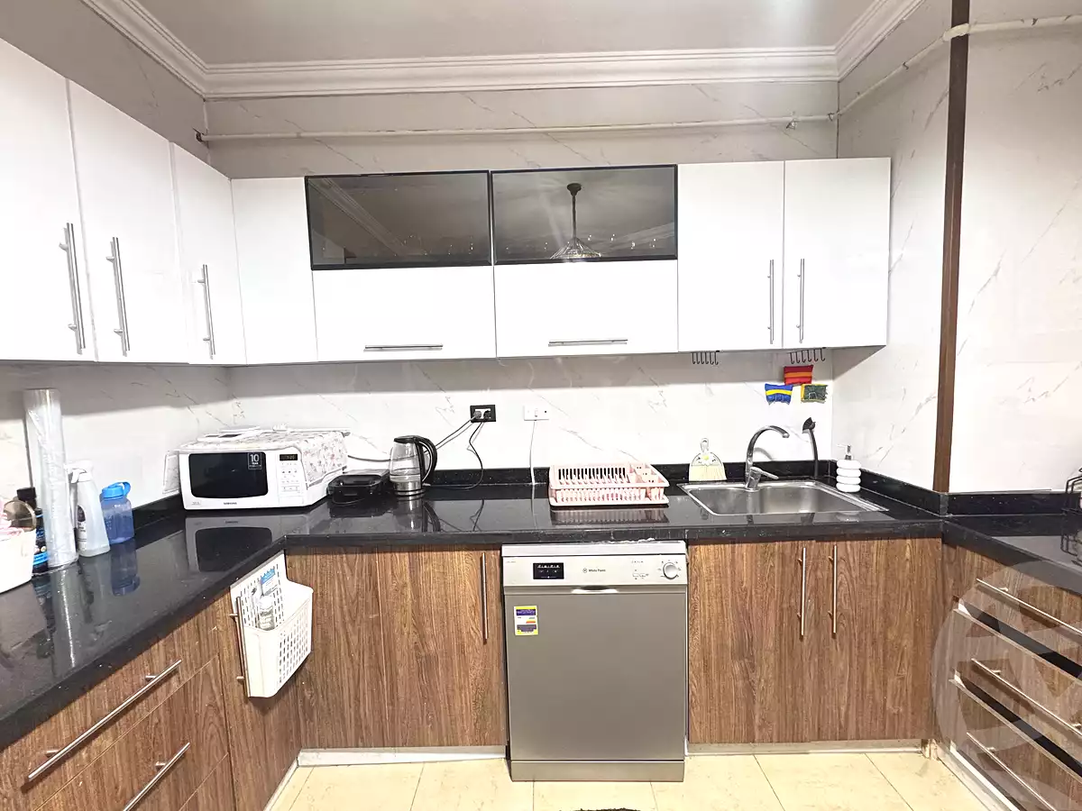 https://aqarmap.com.eg/ar/listing/7069059-for-sale-cairo-6th-of-october-ganob-el-ahyaaa-el-bustan-neighborhood