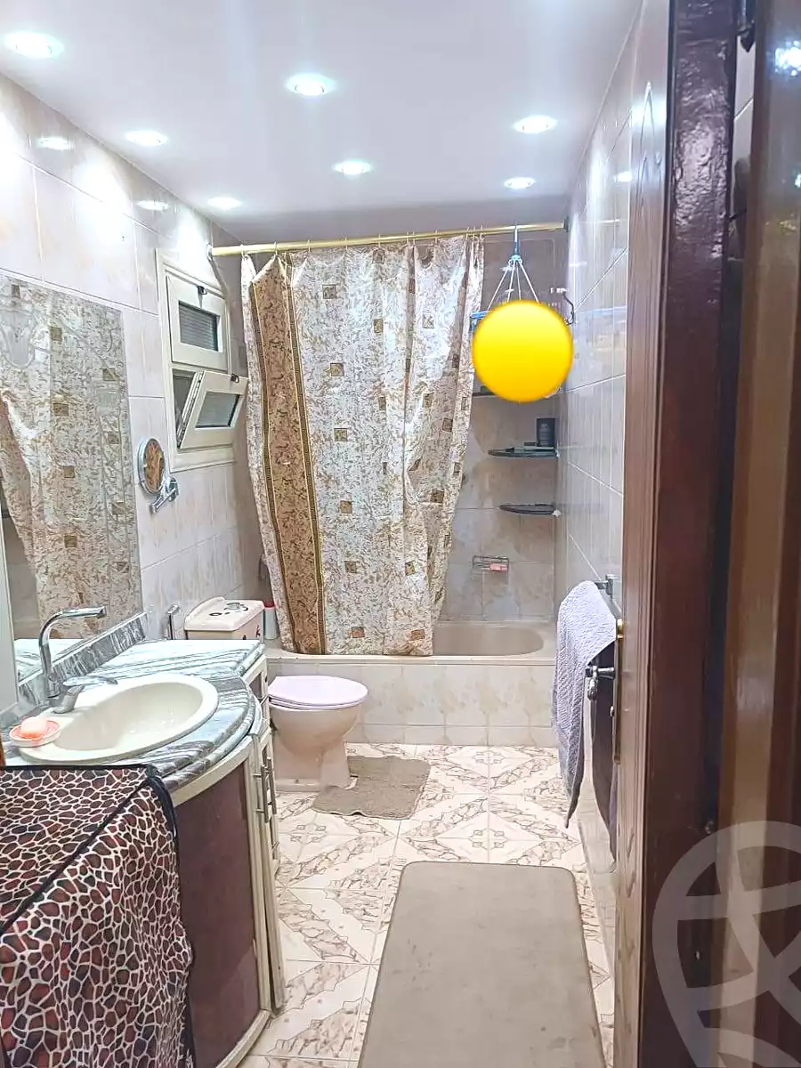 https://aqarmap.com.eg/ar/listing/7069044-for-sale-cairo-helwan-helwan-el-sharkeya-zaki-hawas-st