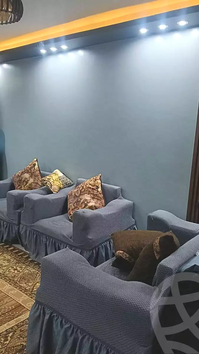 https://aqarmap.com.eg/ar/listing/7069161-for-sale-cairo-helwan-ahmed-enci-st