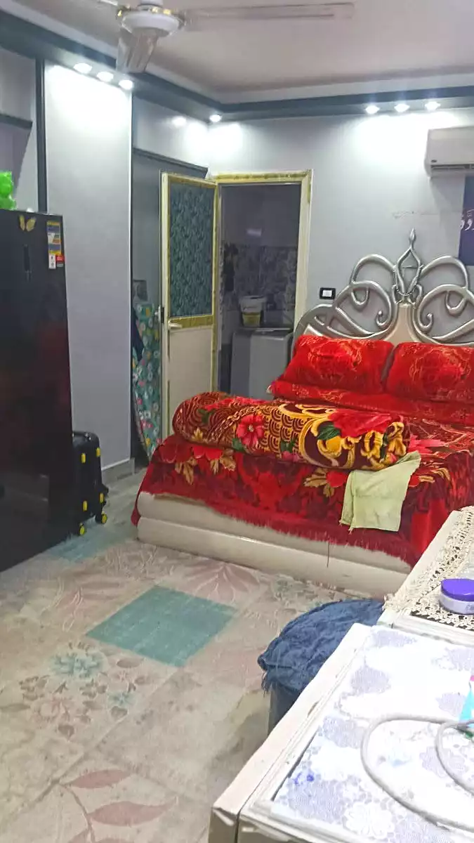https://aqarmap.com.eg/ar/listing/7069161-for-sale-cairo-helwan-ahmed-enci-st