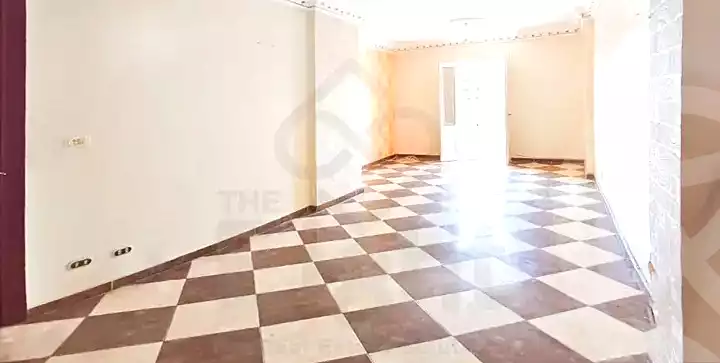 https://aqarmap.com.eg/ar/listing/7069316-for-rent-alexandria-moharram-bey