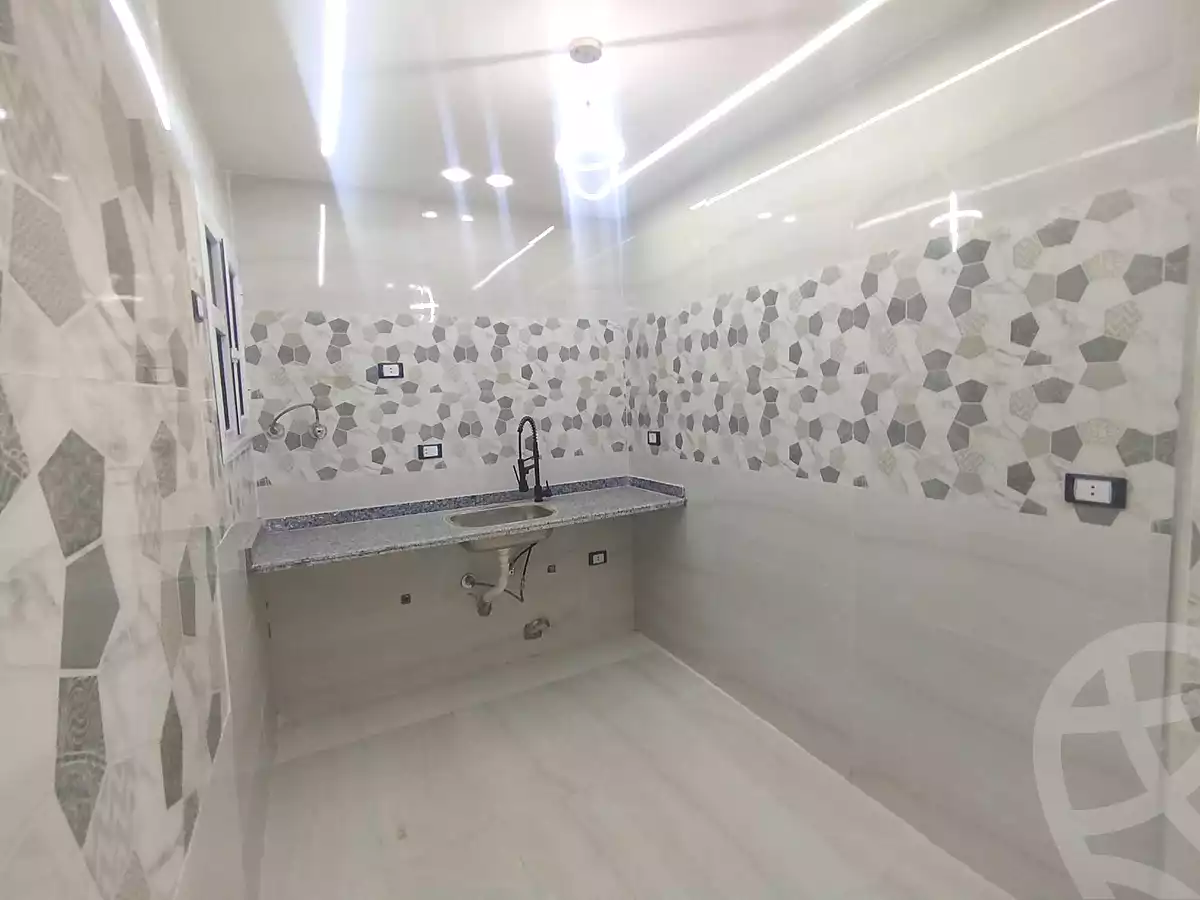https://aqarmap.com.eg/en/listing/7070816-for-sale-alexandria-al-agamy-el-hanouvel-radwan-st