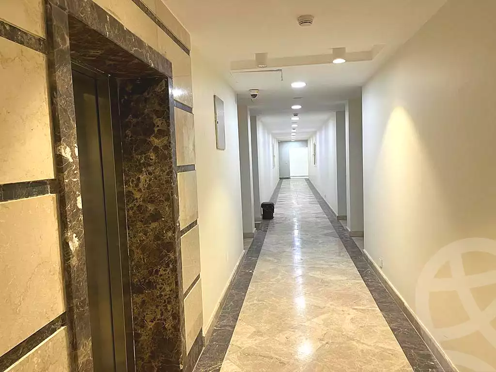 https://aqarmap.com.eg/ar/listing/7072230-for-rent-cairo-new-cairo-compounds-byrl-d-rw