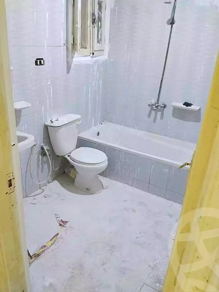 https://aqarmap.com.eg/en/listing/7074397-for-sale-alexandria-al-agamy-el-hanouvel-radwan-st