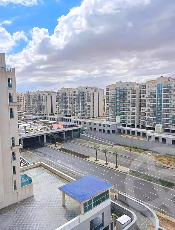 https://aqarmap.com.eg/ar/listing/7076329-for-sale-north-coast-new-alamein-mntj-t-l-lmyn-ljdyd-dwn-twn-l-lmyn-ljdyd