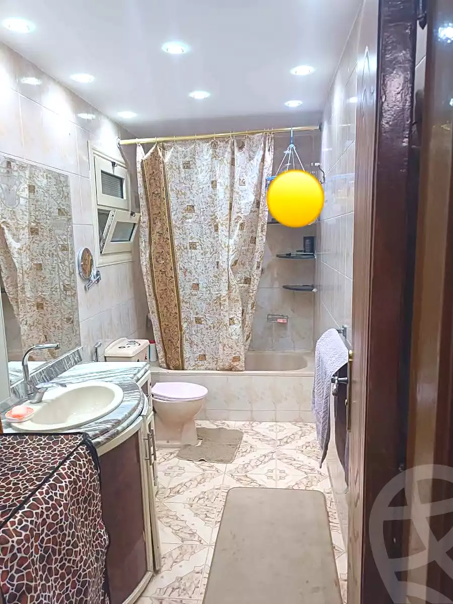 https://aqarmap.com.eg/ar/listing/7076573-for-sale-cairo-helwan-helwan-el-sharkeya-zaki-hawas-st