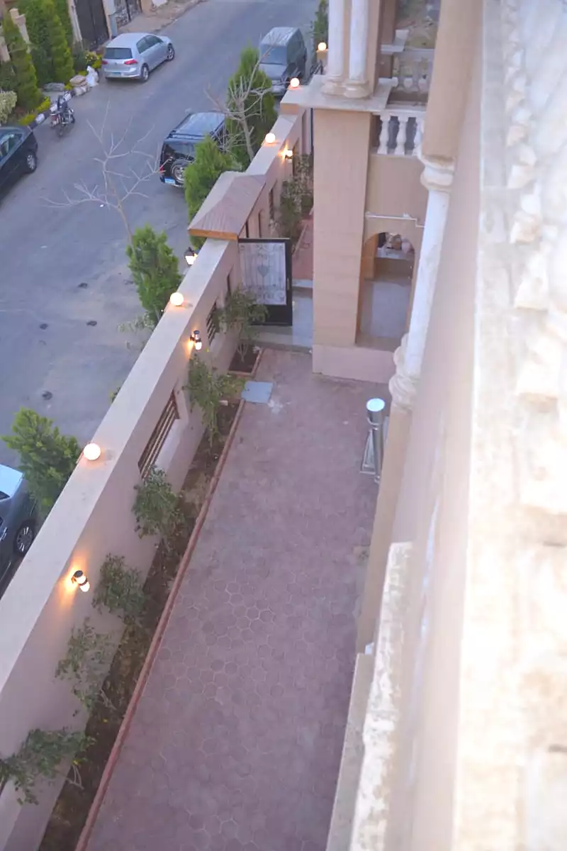 https://aqarmap.com.eg/en/listing/7076830-for-sale-cairo-el-shorouk-compounds-maxim-residence