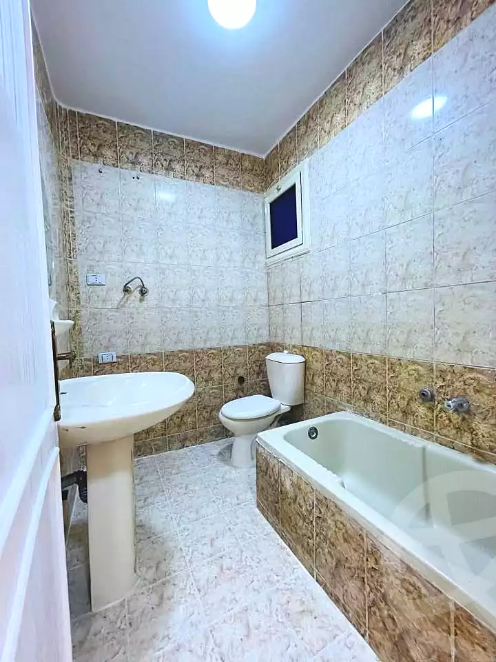https://aqarmap.com.eg/ar/listing/7078319-for-sale-alexandria-al-agamy-shataa-el-nakheel