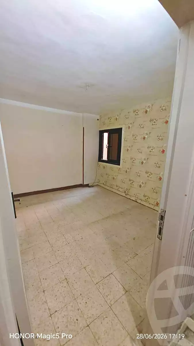 https://aqarmap.com.eg/ar/listing/7078680-for-sale-cairo-helwan-el-shareaa-el-sharby-st
