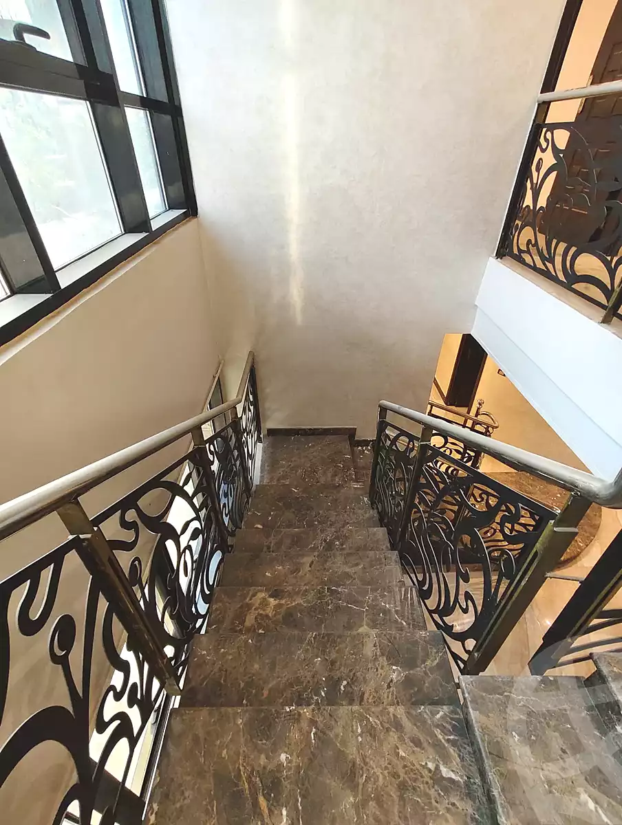 https://aqarmap.com.eg/ar/listing/7078979-for-sale-cairo-el-maadi-zahraa-el-maadi-shr-krfwr-lryysy