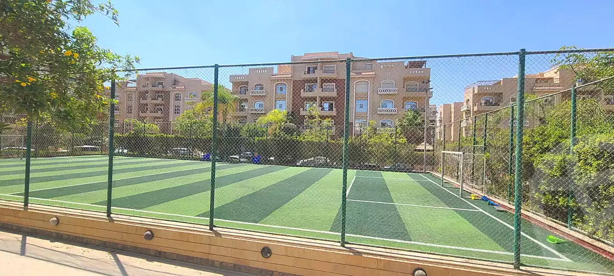 https://aqarmap.com.eg/ar/listing/7080188-for-sale-cairo-new-cairo-compounds-hayati-residence