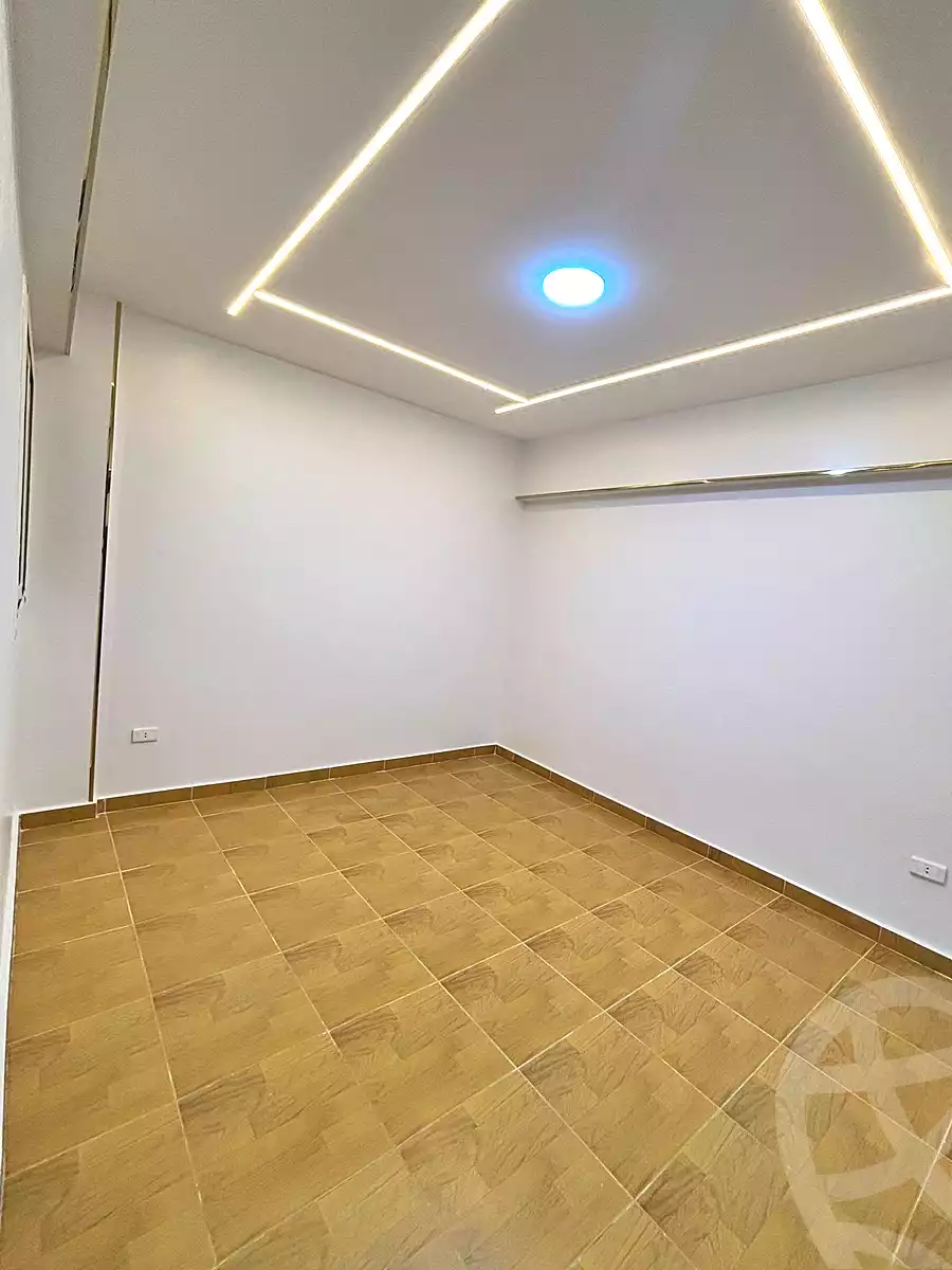https://aqarmap.com.eg/ar/listing/7080524-for-sale-alexandria-sydy-bshr-sydy-bshr-bhry-mohamed-el-srafi-st.