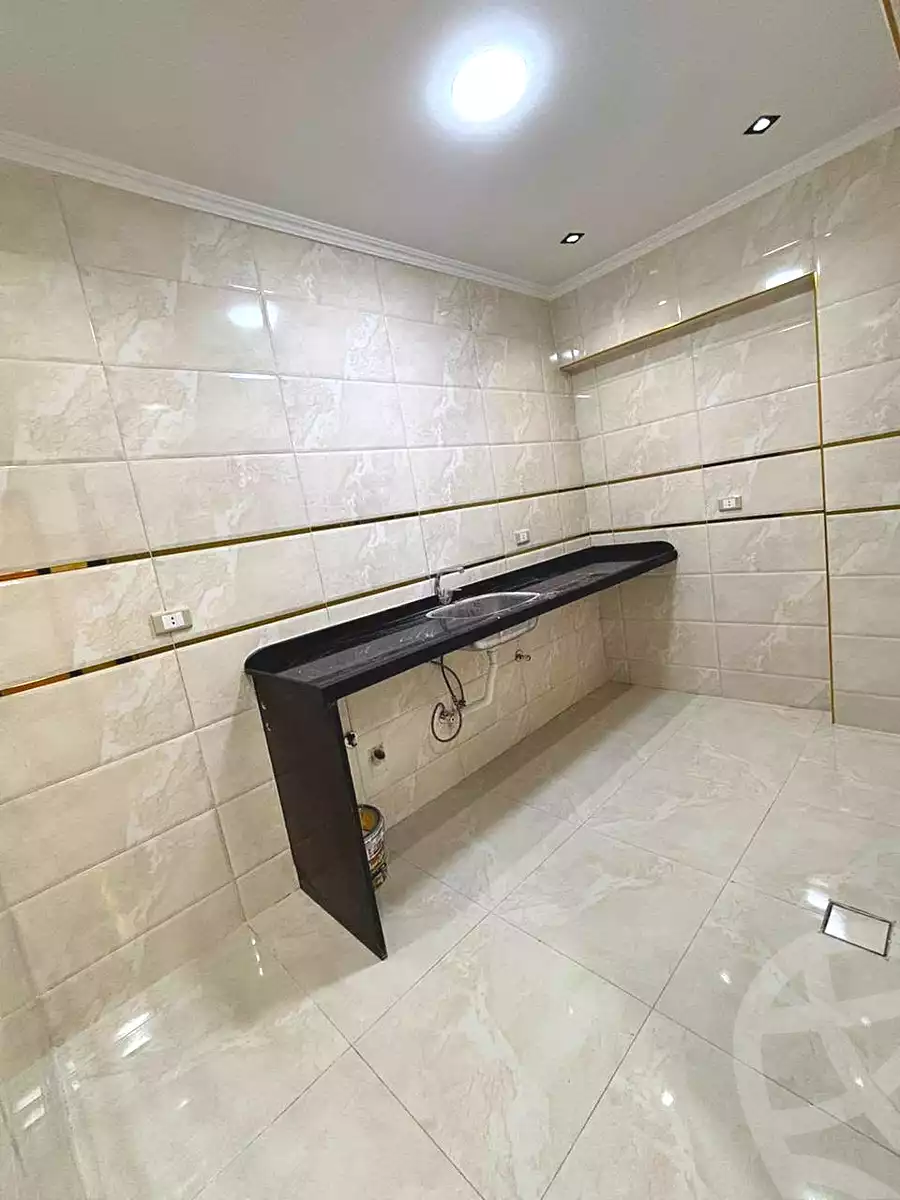 https://aqarmap.com.eg/ar/listing/7080524-for-sale-alexandria-sydy-bshr-sydy-bshr-bhry-mohamed-el-srafi-st.