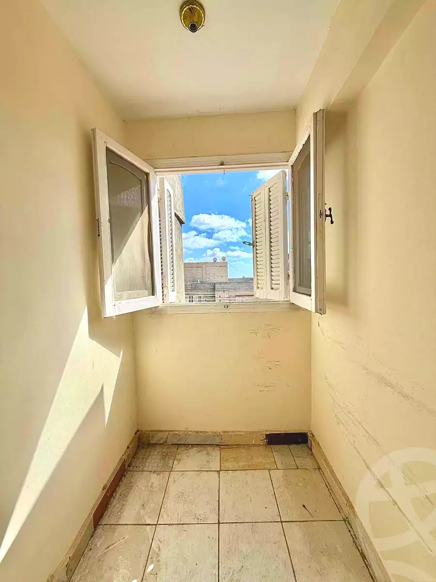 https://aqarmap.com.eg/ar/listing/7081256-for-sale-alexandria-al-agamy-lbytsh-el-hanafeya-st