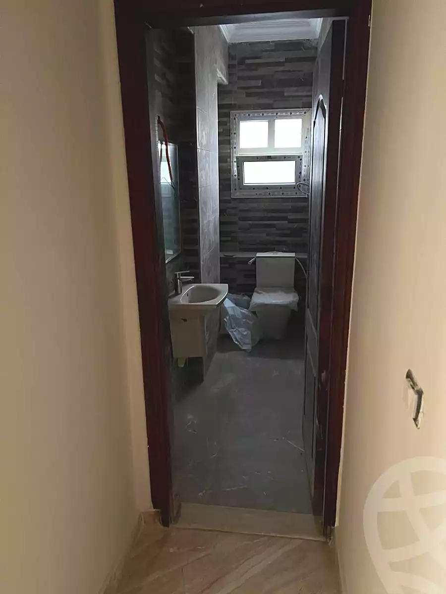 https://aqarmap.com.eg/ar/listing/7081361-for-sale-cairo-new-cairo-compounds-el-mostashareen-compound