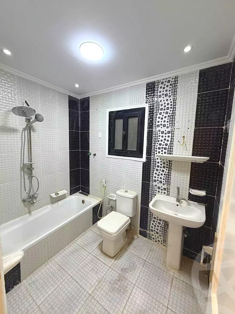 https://aqarmap.com.eg/ar/listing/7081502-for-sale-alexandria-al-agamy-lbytsh-al-kaada-st