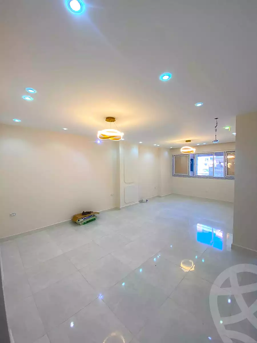 https://aqarmap.com.eg/ar/listing/7082573-for-sale-alexandria-al-agamy-lbytsh-bianchiii