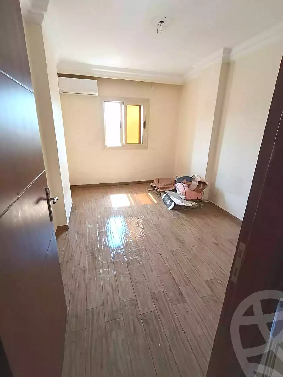https://aqarmap.com.eg/en/listing/7082739-for-sale-cairo-helwan-ahmed-enci-st