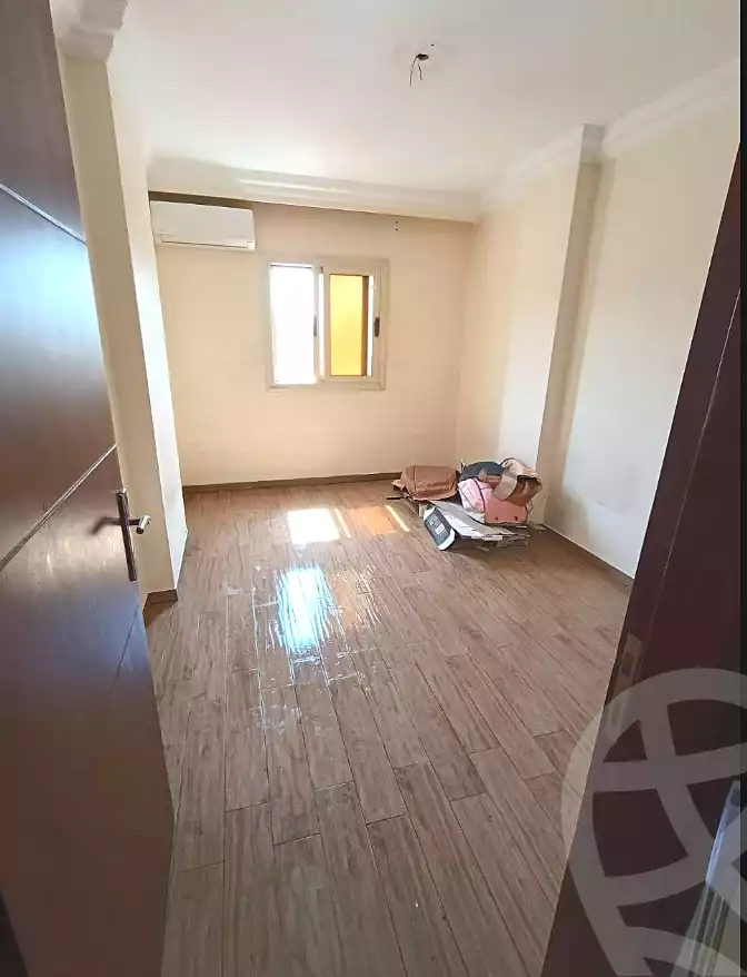https://aqarmap.com.eg/en/listing/7083457-for-sale-cairo-helwan-ahmed-enci-st