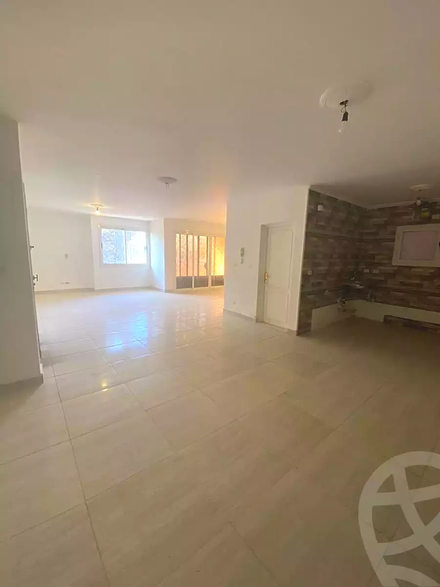 https://aqarmap.com.eg/en/listing/7085209-for-sale-cairo-new-cairo-lrhb-city-phase-4-mohammed-farid-st