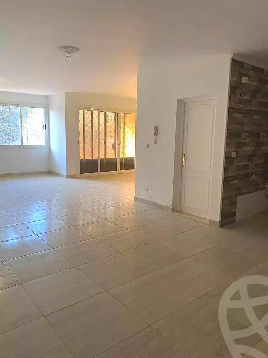 https://aqarmap.com.eg/en/listing/7085209-for-sale-cairo-new-cairo-lrhb-city-phase-4-mohammed-farid-st