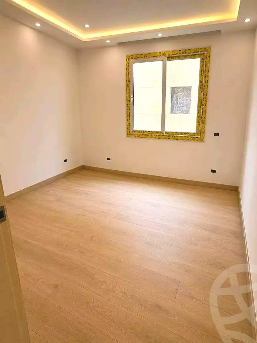 https://aqarmap.com.eg/ar/listing/7085223-for-sale-cairo-new-cairo-ganob-el-akadamiya-south-academy-h-mosaab-ibn-omair-st