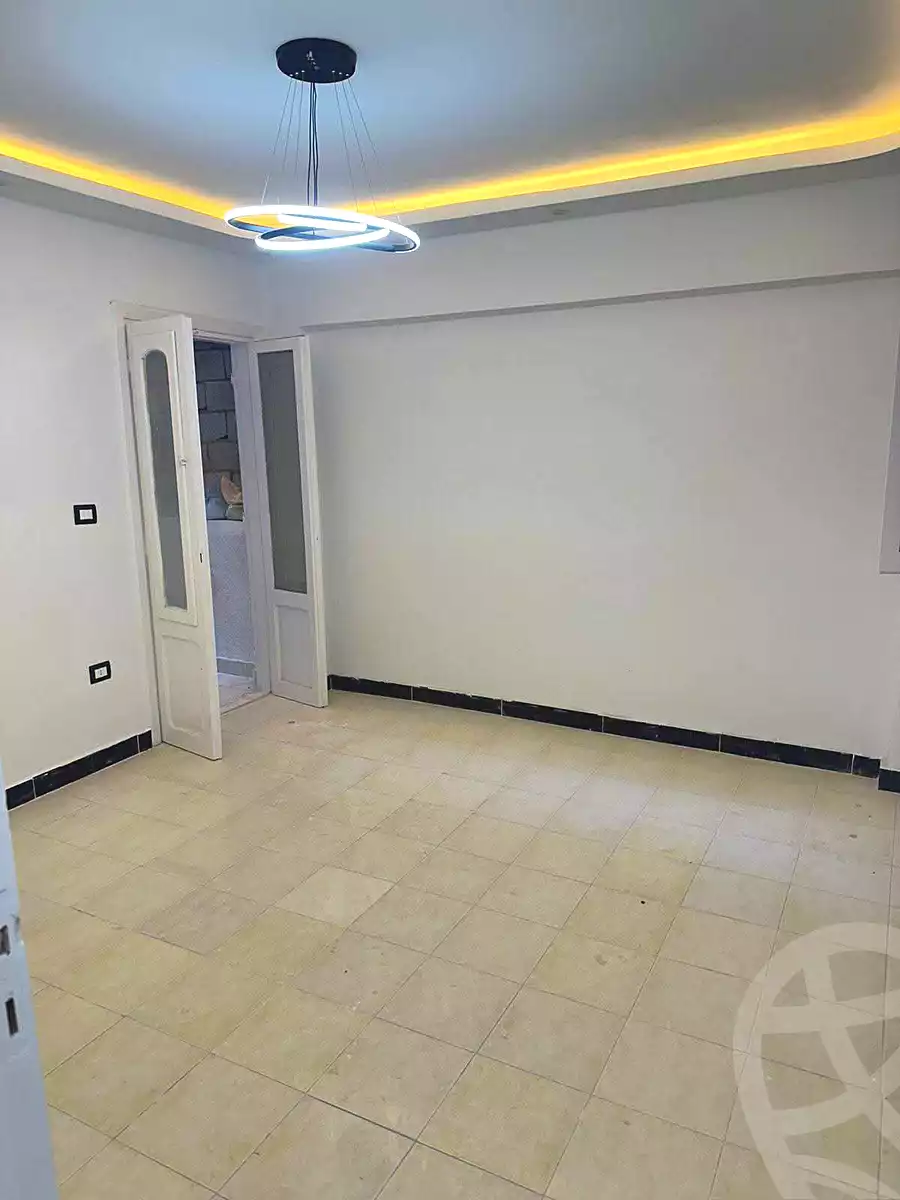 https://aqarmap.com.eg/en/listing/7085669-for-sale-alexandria-al-agamy-el-hanouvel-radwan-st
