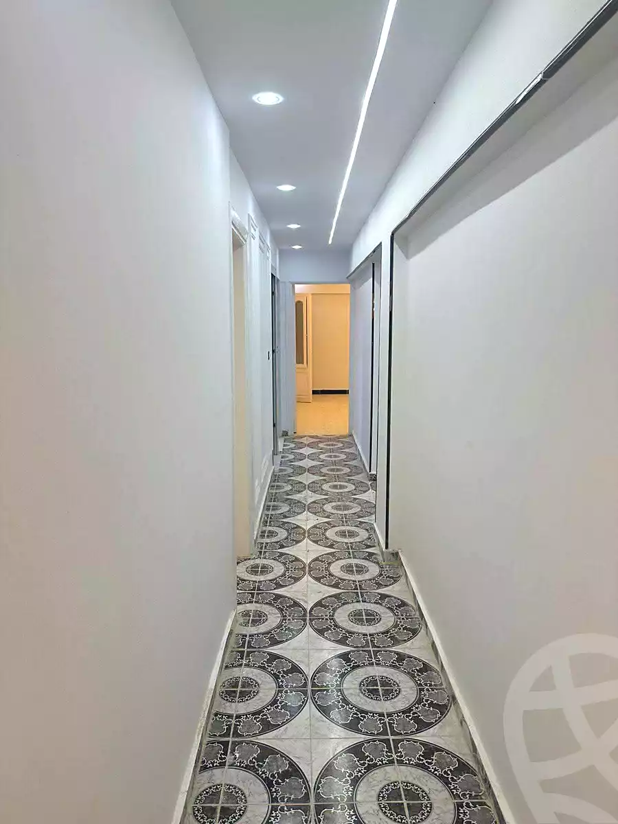 https://aqarmap.com.eg/ar/listing/7085918-for-sale-alexandria-al-agamy-el-hanouvel-radwan-st